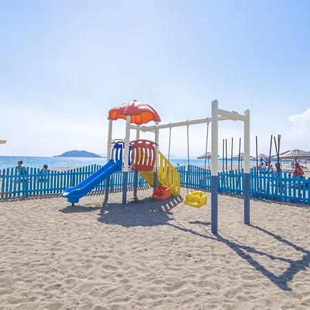 Sunset Beach Club Aqualettings Aqua 17 아파트